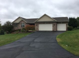 12451 Whispering Winds Dr, Roscoe, IL