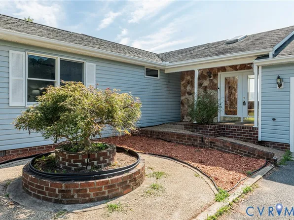 126 Meadow Dr, Tappahannock, VA 22560