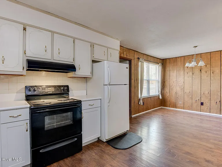 3823 Fairington Dr — Photo 12