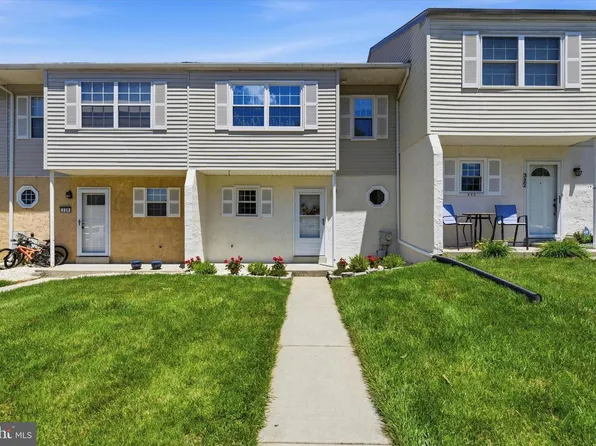 324 Carlyn Ct, Downingtown, PA 19335