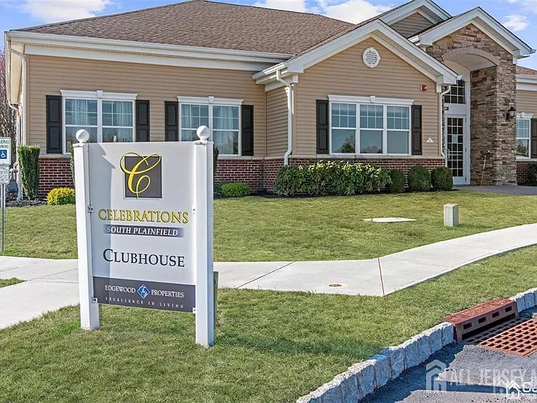 547 E Celebration Way — Photo 1