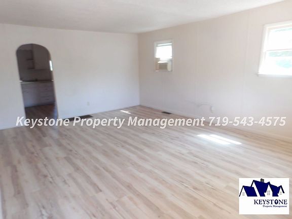 2nd image of 1609 Evergreen St