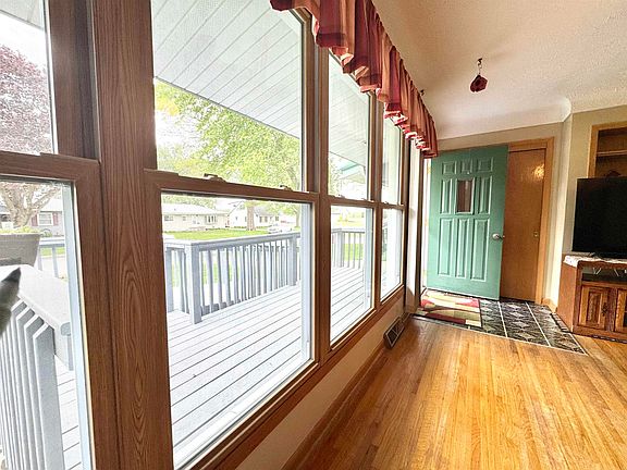 5th image of 205 Pleasant Dr