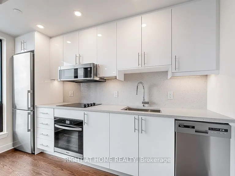 180 George St #1403 — Photo 12