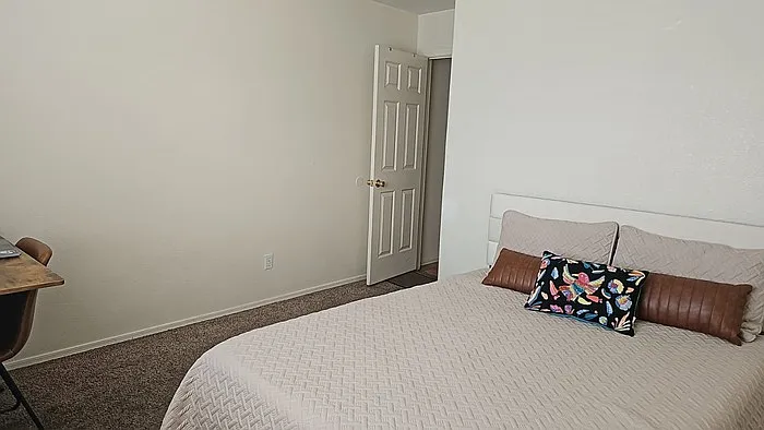 2174 W Roundwood Pl — Photo 10