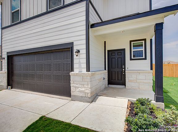 3rd image of 2456 Ayers Dr