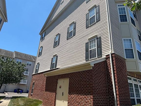 2nd image of 2298 Forest Ridge Ter #12