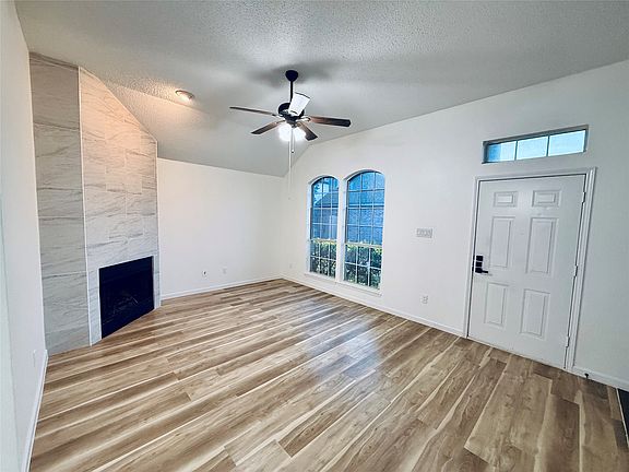 3rd image of 1541 Collin Dr