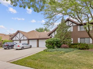 301 Walters Ln APT 1A, Itasca, IL 60143