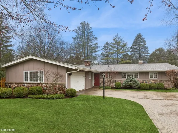 494 Cumberland Ln, Crystal Lake, IL 60014