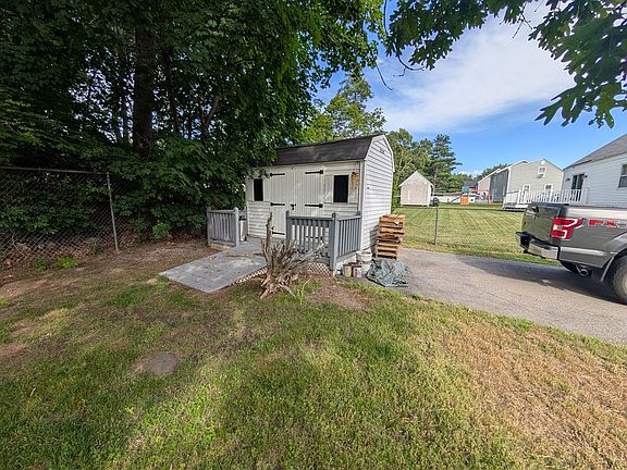 3rd image of 193 Bouchard Ave
