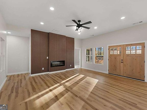4th image of 705 Seabolt Rd