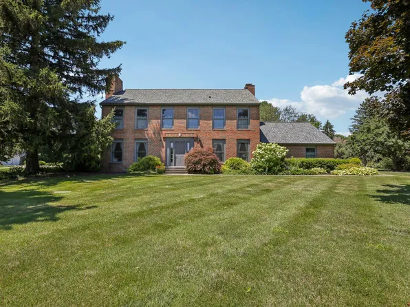 5206 Village Rd, Saline, MI 48176