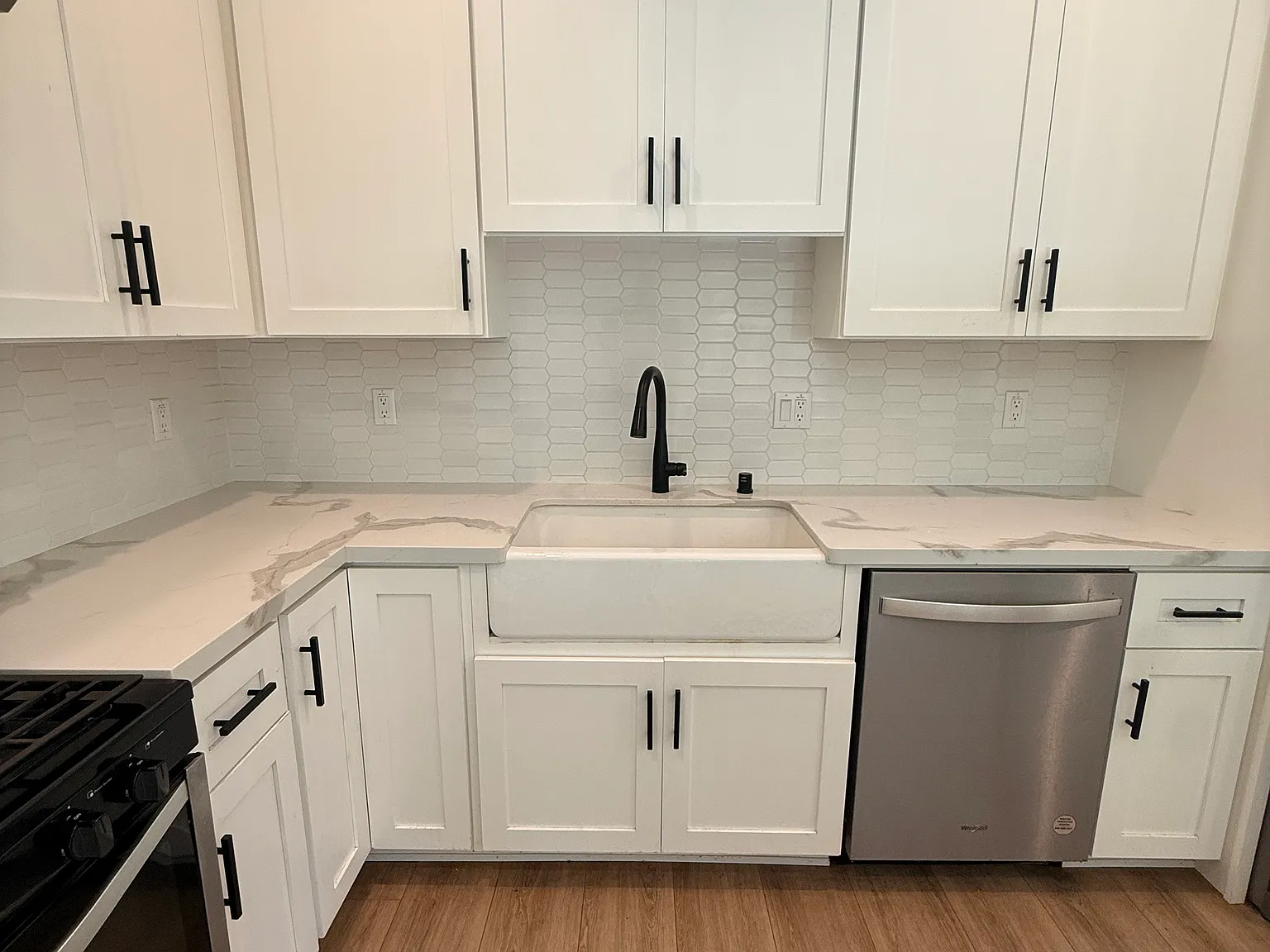 4 bed, 1200 sqft, $5,295 — Photo 4
