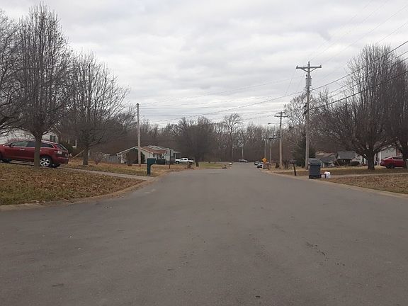 5th image of 348 Erie Dr