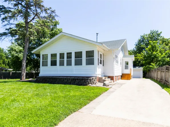 3819 E 32nd St, Des Moines, IA 50317