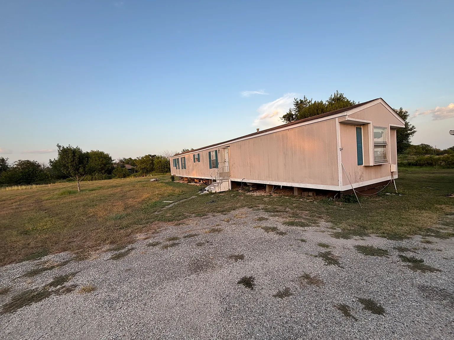 3 bed, 1216 sqft, $1,400 — Photo 1