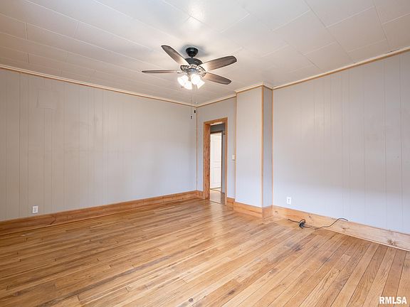 4th image of 811 N 6th St
