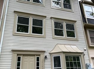 12142 Salemtown Dr, Woodbridge, VA 22192