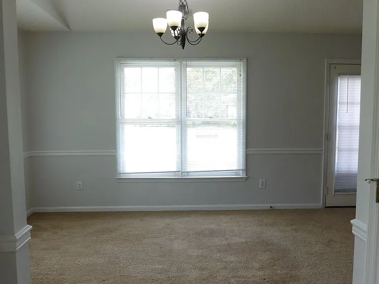 210 Rivershore Dr — Photo 11