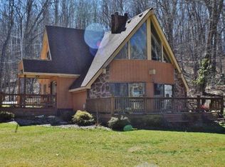 141 Flat Top Lake Rd, Ghent, WV 25843