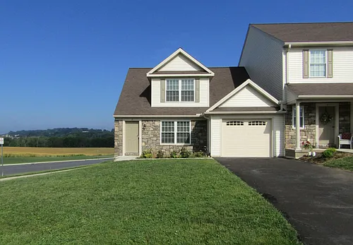 2 Maize Cir Photo 1