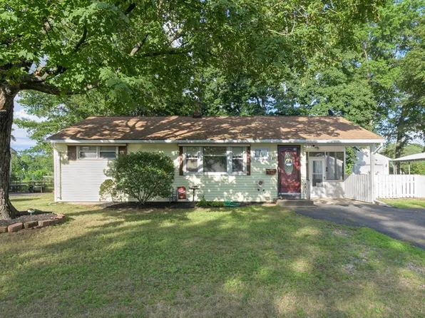 87 Wakefield St, Springfield, MA 01151