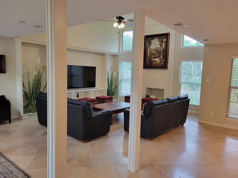 1407 Bay Hill Dr — Photo 6