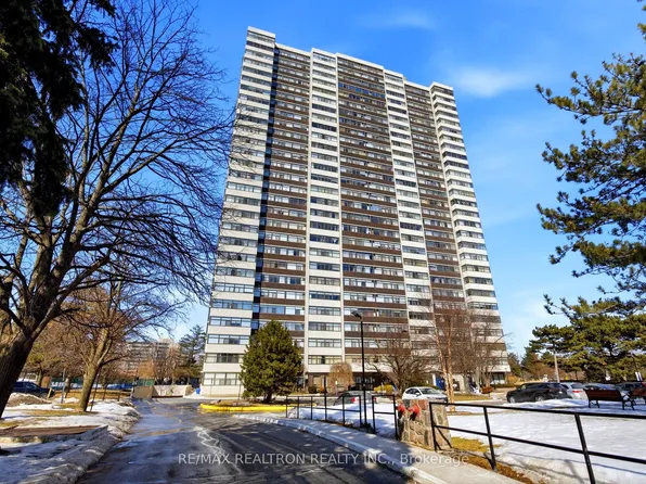 100 Antibes Dr #801, Toronto, ON M2R 3N1