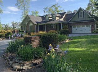 110 Mandy Ln, Tryon, NC 28782