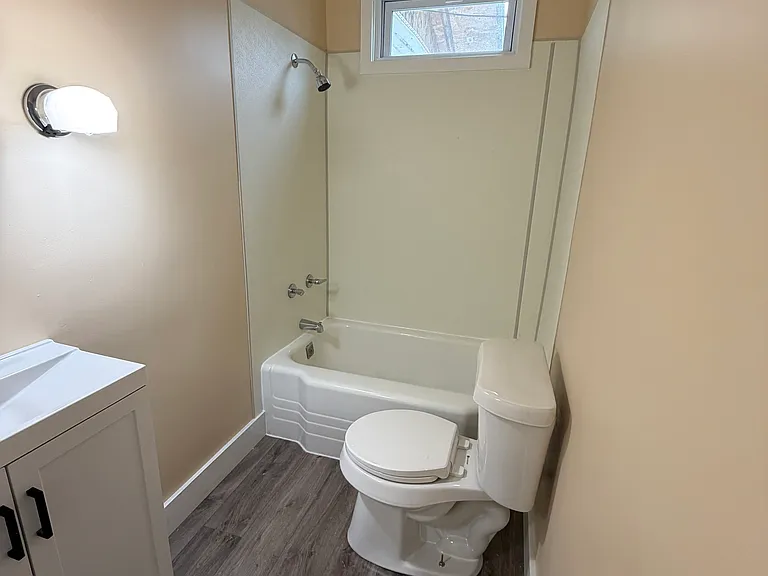 1218 E Broadway St #1 — Photo 2