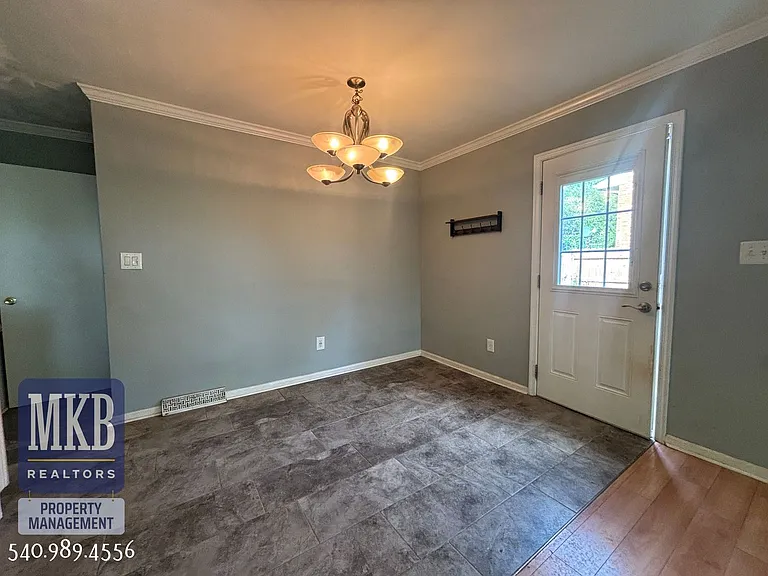 4706 Casper Dr NE — Photo 10