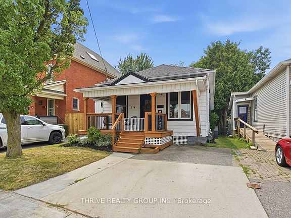 3rd image of 176 Centre St