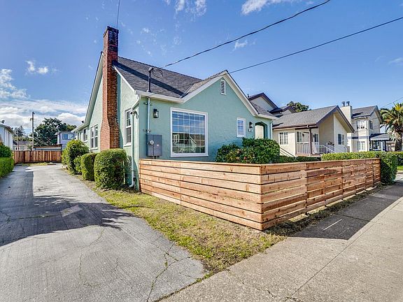 2nd image of 107 N Delaware St