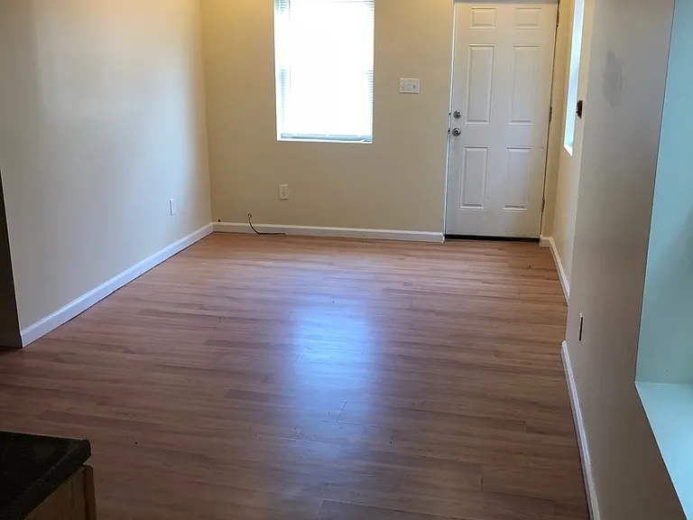 3462 Frankford Avenue — Photo 4