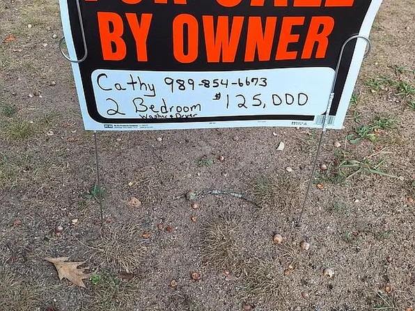 109 Woodland Walk, Lake, MI 48632