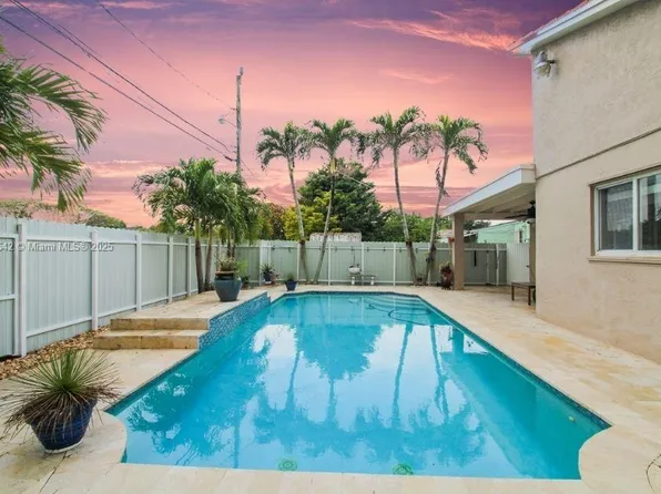 6710 SW 33rd St, Miami, FL 33155