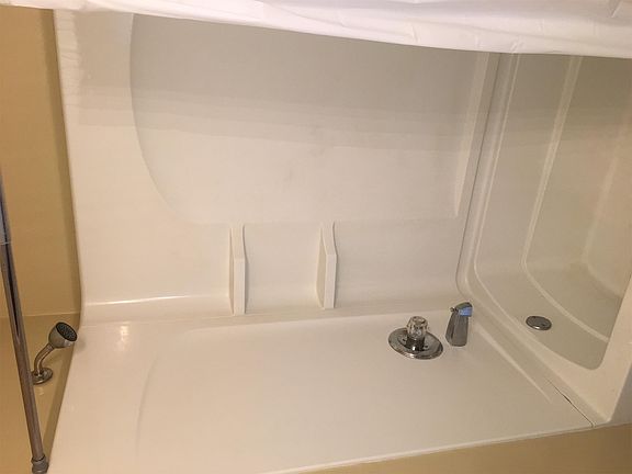 Bathtub