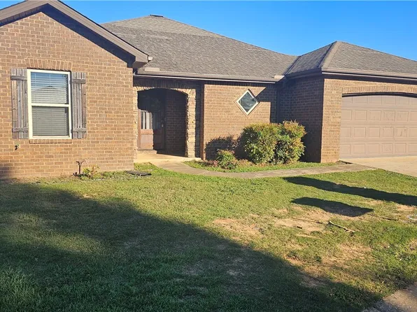 243 Azalea Ln, Moundville, AL 35474