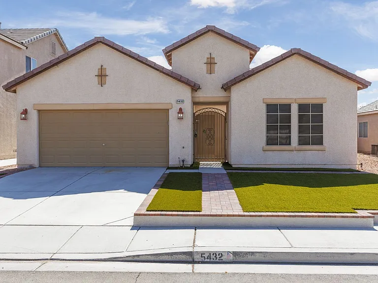 5432 Roaring Surf Dr — Photo 1