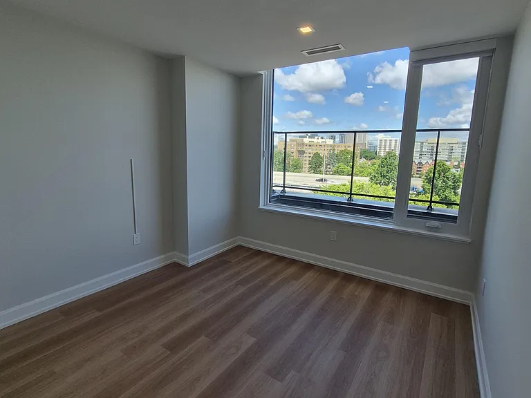 18 Hawthorne Ave — Photo 34