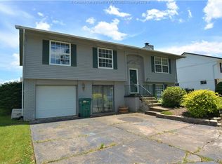 129 Washington Cir, Hurricane, WV 25526