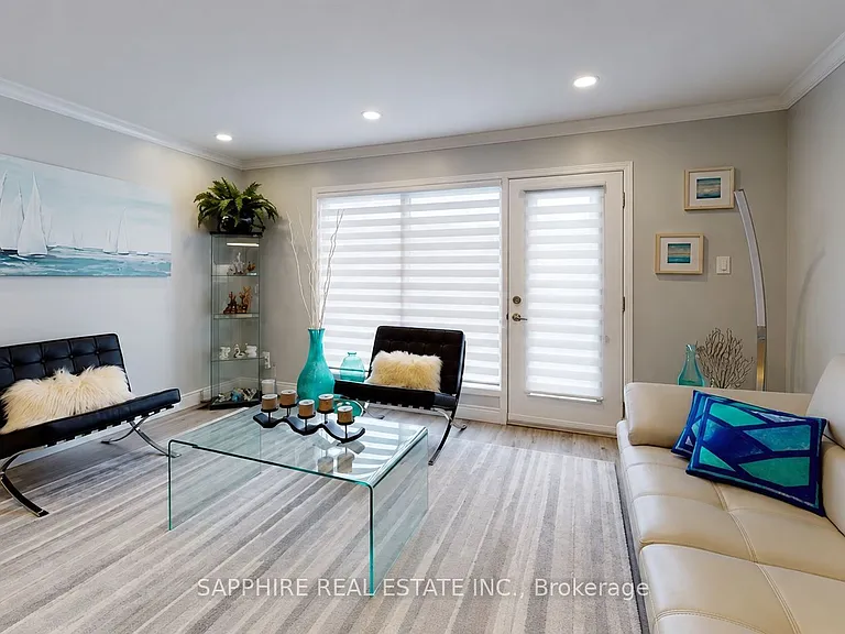 650 Wonderland Rd S — Photo 3