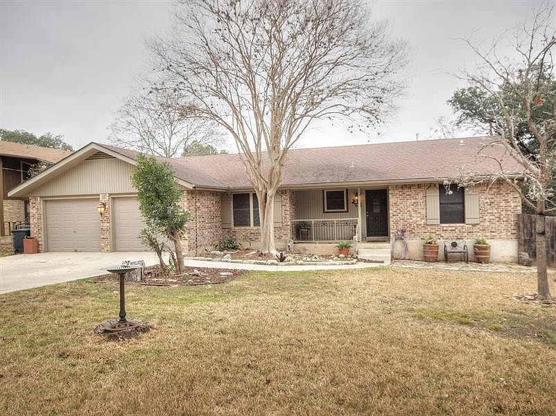 1st image of 932 Canyon Dr
