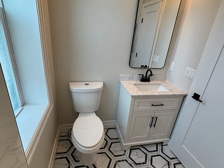 100 Deer Park Ave #3 — Photo 20