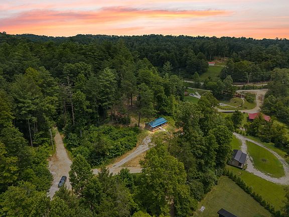 2nd image of 1 Poppy Ln