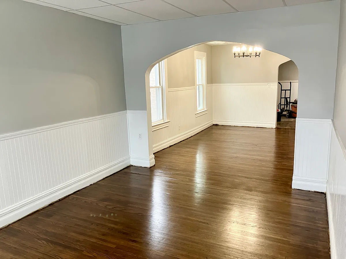 Building Photo - 27 Como Ave #2
