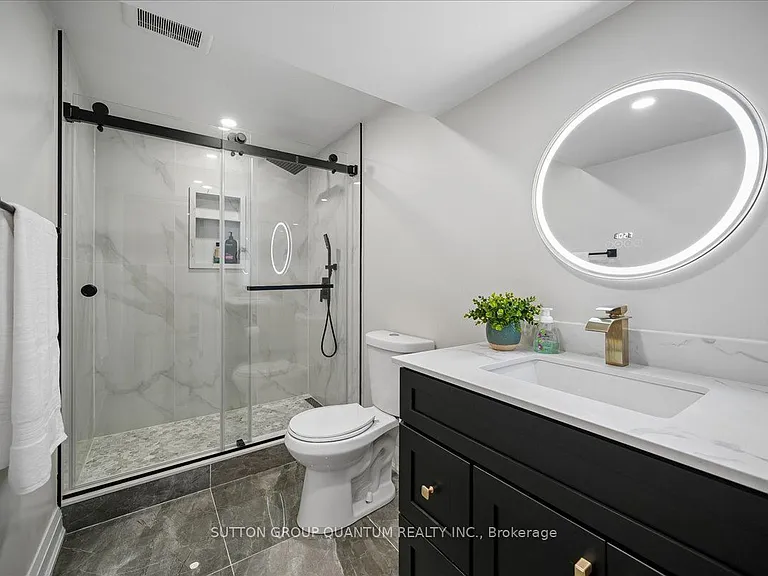 1120 Montgomery Dr — Photo 6