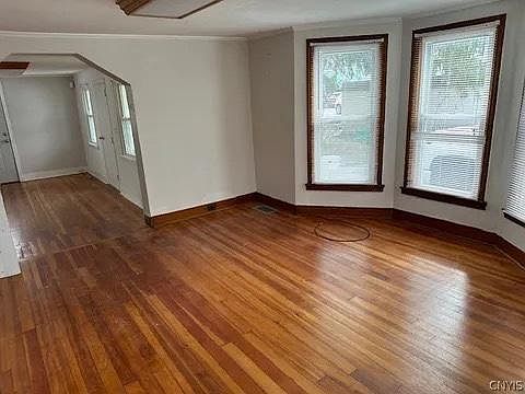 5th image of 8 Mechanic St #1