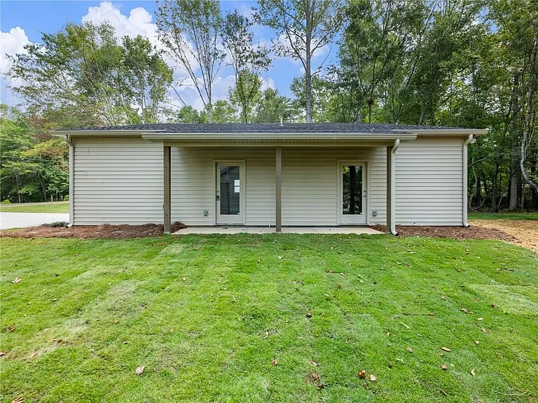8083 Beachwood Dr — Photo 30